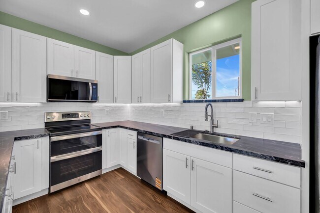 Building Photo - 1276 S Nahale Pl