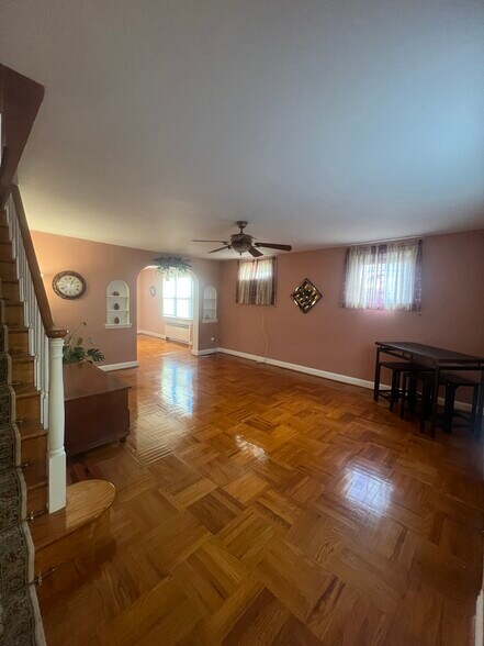 Building Photo - 3339 Oakmont St