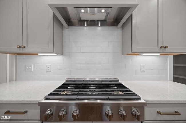 Building Photo - 916 Noisette Ct