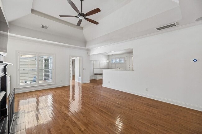Building Photo - 107 Gladstone Ln