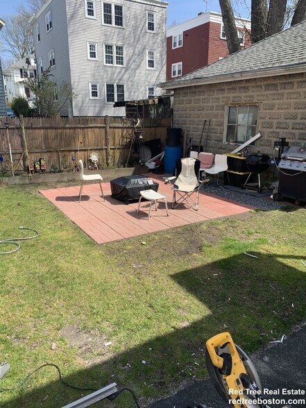 Building Photo - 63 Fairbanks St