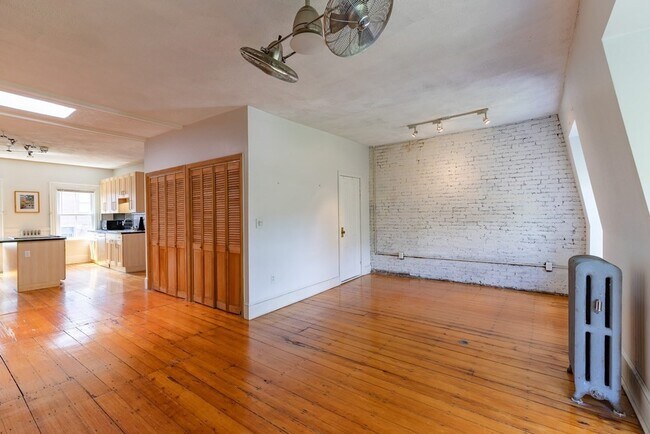 Building Photo - 29 E Concord St