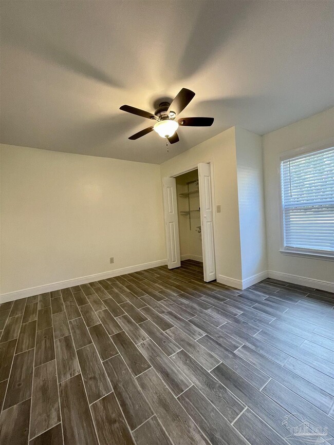 Building Photo - 5864 Tanglewood Dr