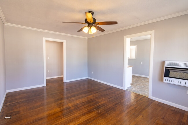 Building Photo - 2100 Garfield St