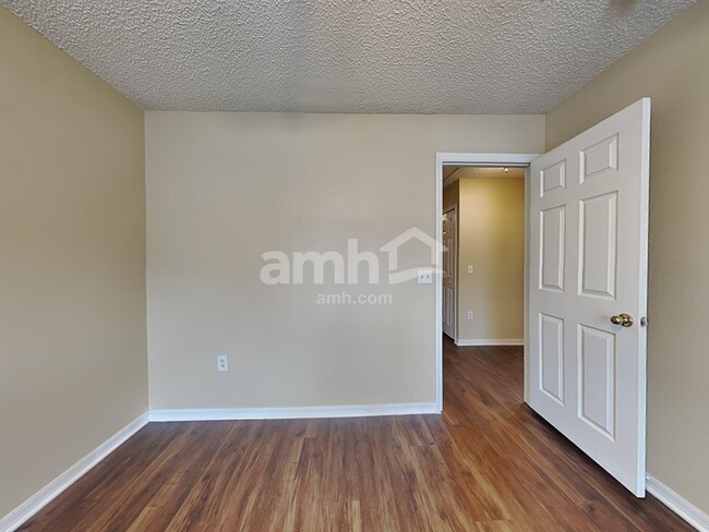 Building Photo - 30230 Double Dr