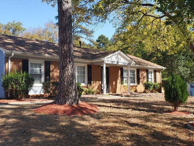 Building Photo - Beautiful Ranch Home in Charlotte NC