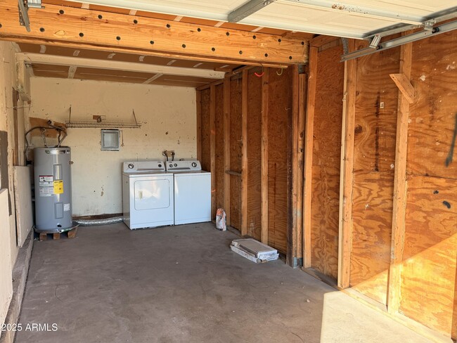 Building Photo - 4401 N 53rd Ln