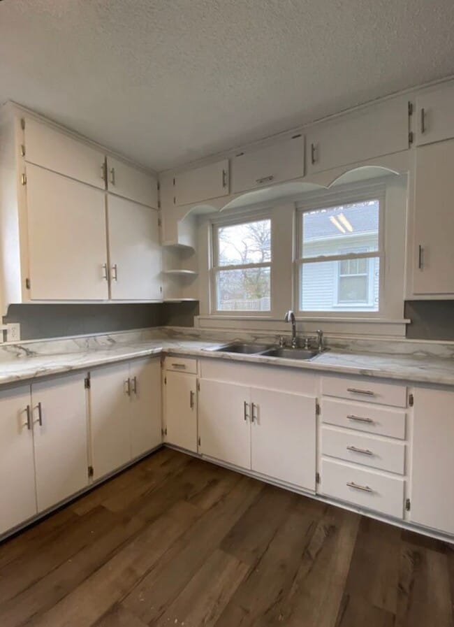 Building Photo - Nice 2 Bed/1 Bath Home, close to downtown
