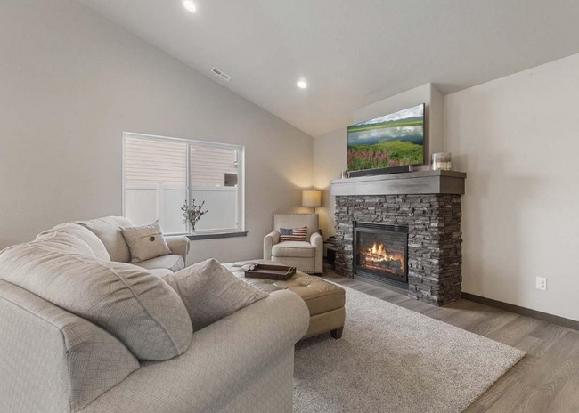 Building Photo - 3813 N Pradera Ct
