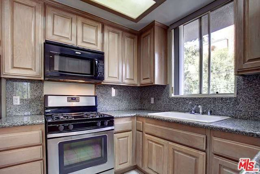 Building Photo - 3603 Dunn Dr