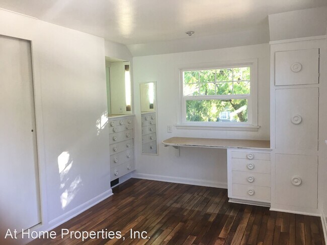Building Photo - 4 br, 2 bath House - 861 SW Madison Avenue