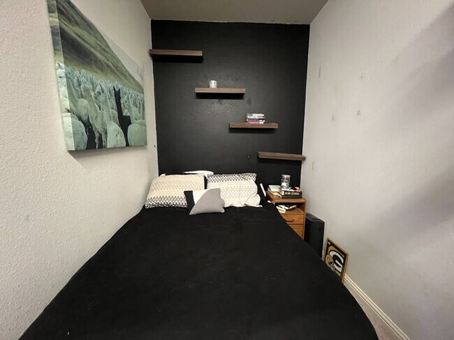 Building Photo - 11121 Silo Valley Dr