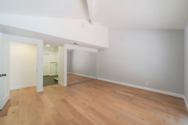 Building Photo - 16 Sausalito Cir W
