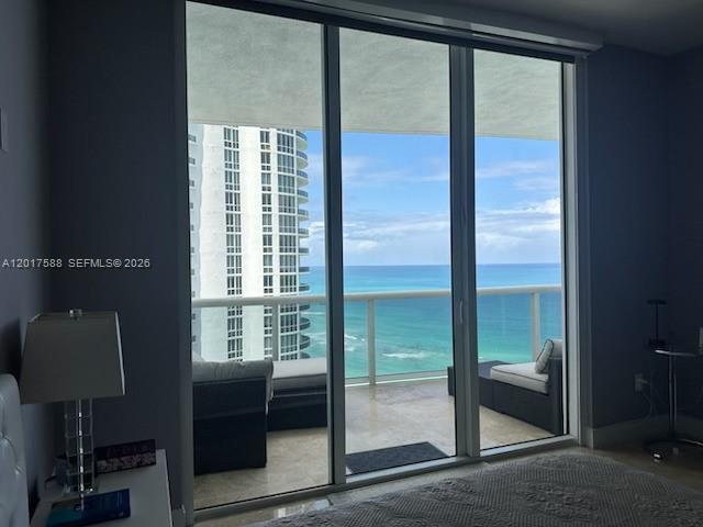 Building Photo - 15811 Collins Ave