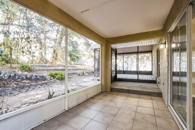 Building Photo - 25223 Ironwedge Dr