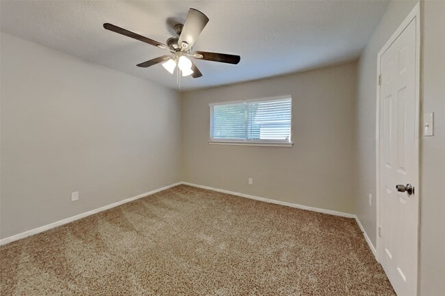 Building Photo - 12127 Rocky Lake Dr