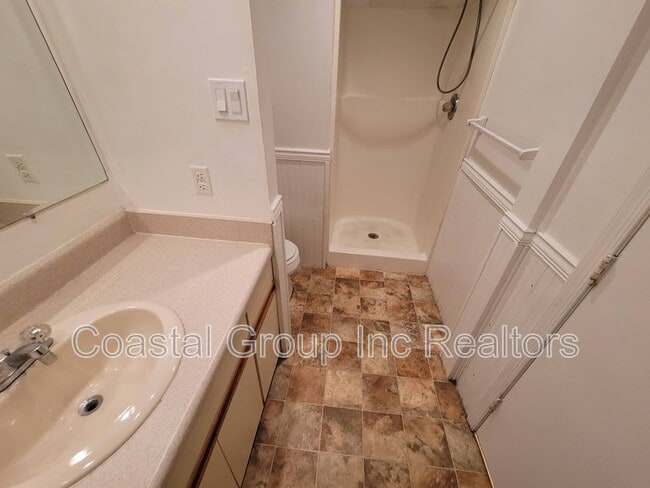 Building Photo - 1424 Deerpond Ln