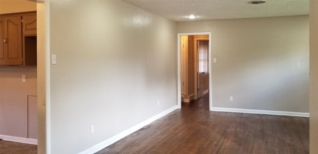 Building Photo - 4942 Rockport Dr