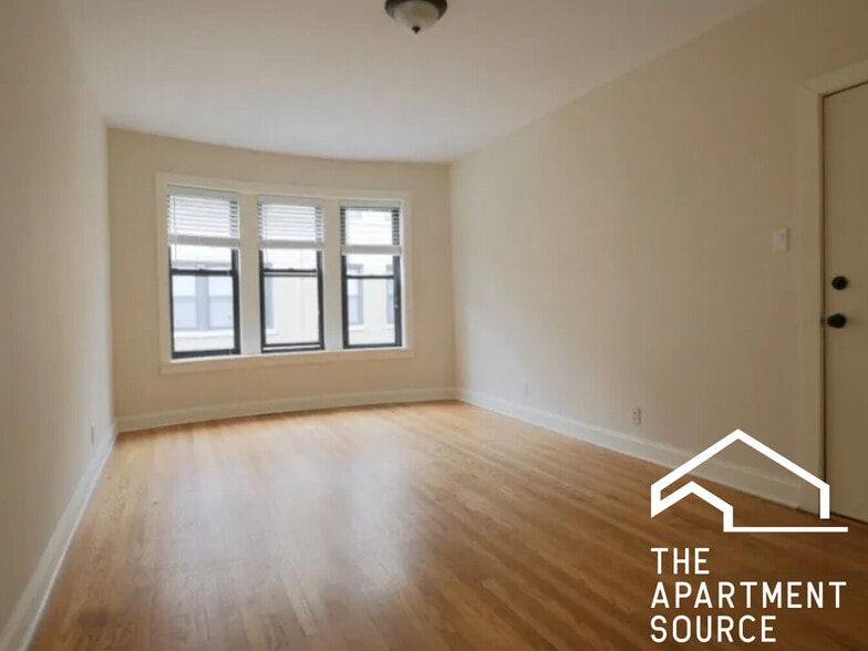 Primary Photo - 4036 N Ashland Ave