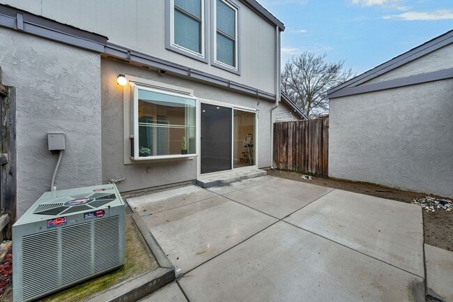 Building Photo - 317 Bridge Pl