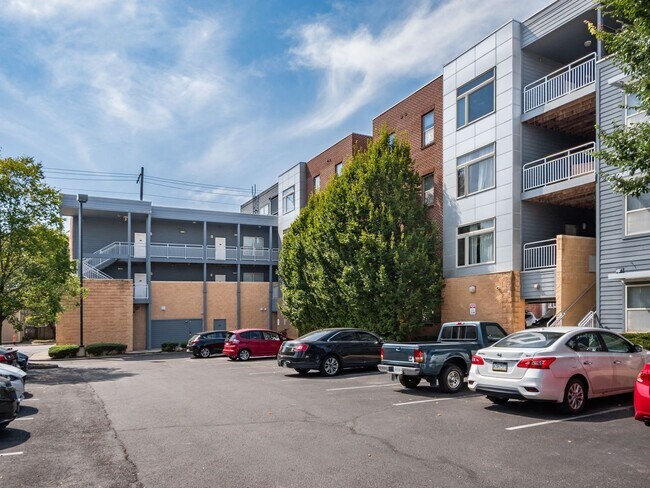 Building Photo - 250 Chittenden Ave