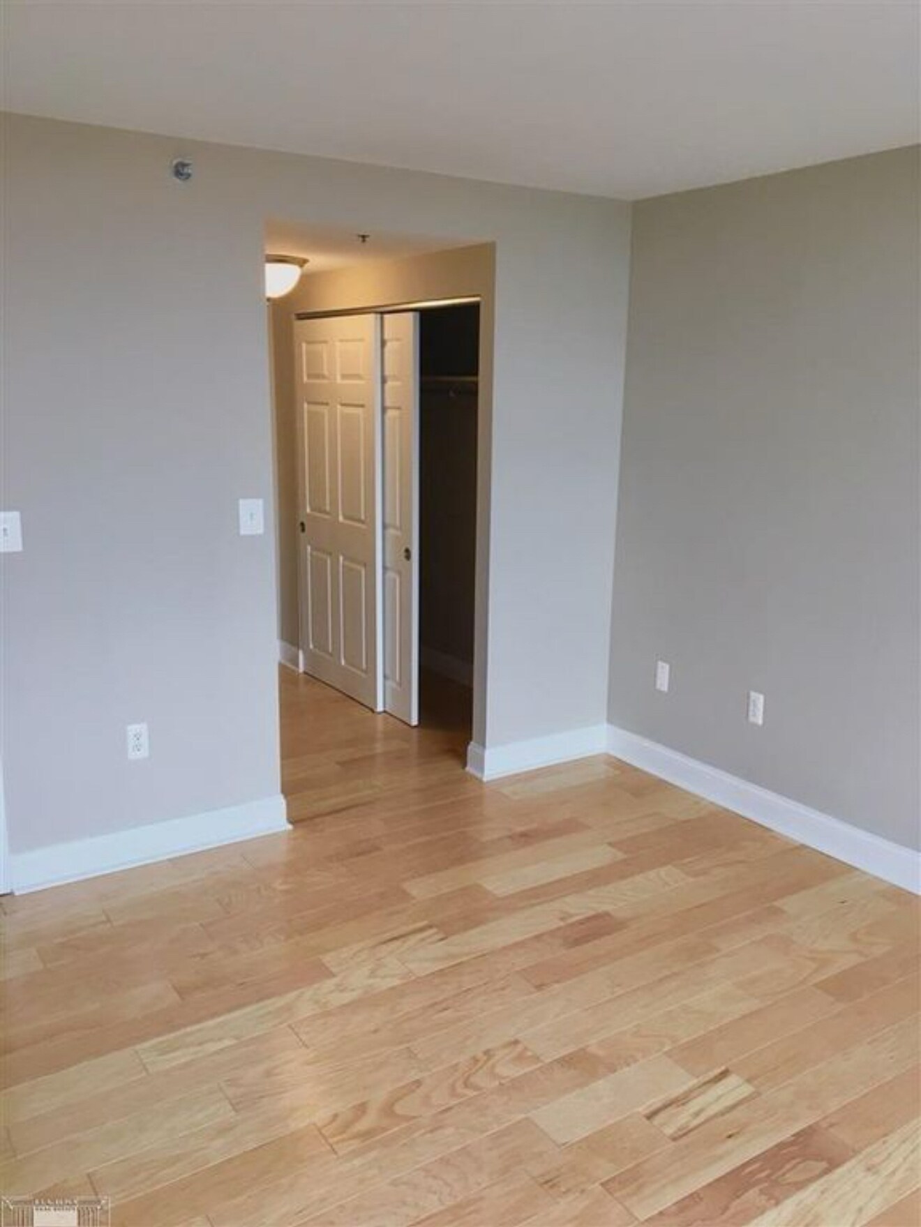 Building Photo - 250 E Harbortown Dr