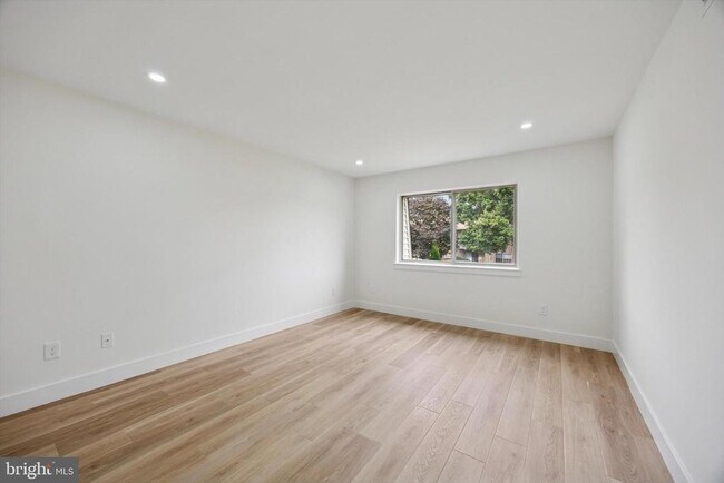 Building Photo - 510 Bradley Ct