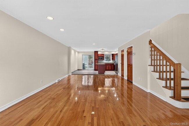 Building Photo - 62-47 Douglaston Pkwy