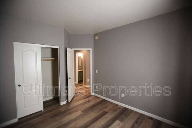 Building Photo - 8119 W Melinda Ln