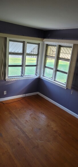 Building Photo - 1392 How Ln