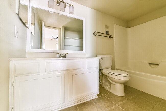 Building Photo - 5917 Fairdale Ln