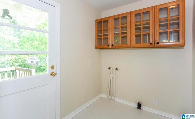 Building Photo - 921 5 Mile Rd