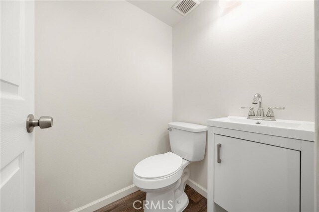 Building Photo - 2042 Buckthorn Rd