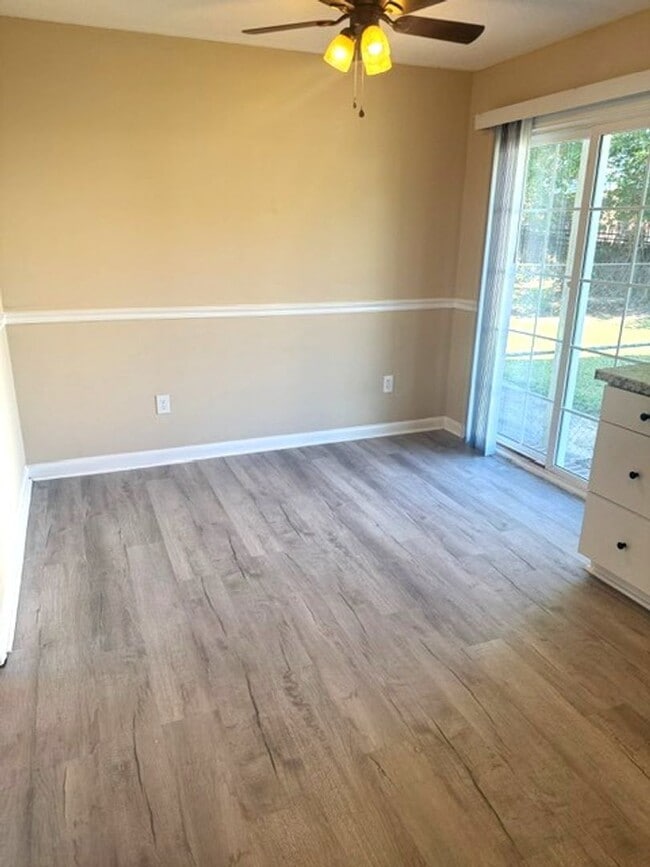 Building Photo - 800 Verdant Dr