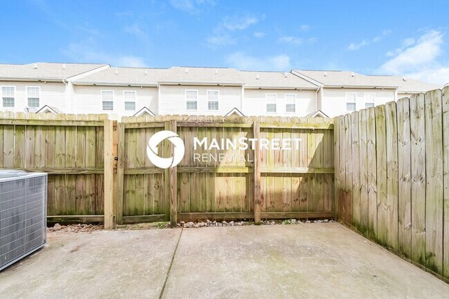 Building Photo - 3 Bedroom Pet-Friendly Home in La Vergne, TN with Main Street Renewal