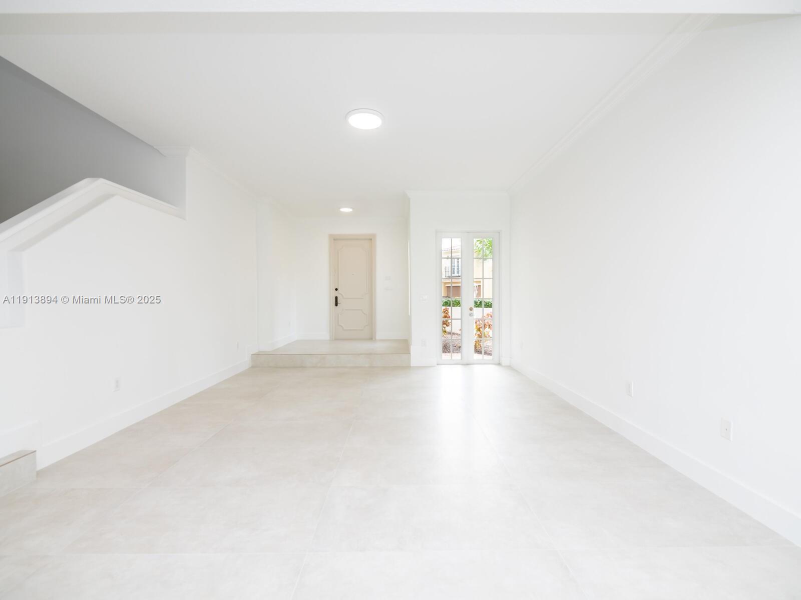 Building Photo - 20729 NE 32nd Ave