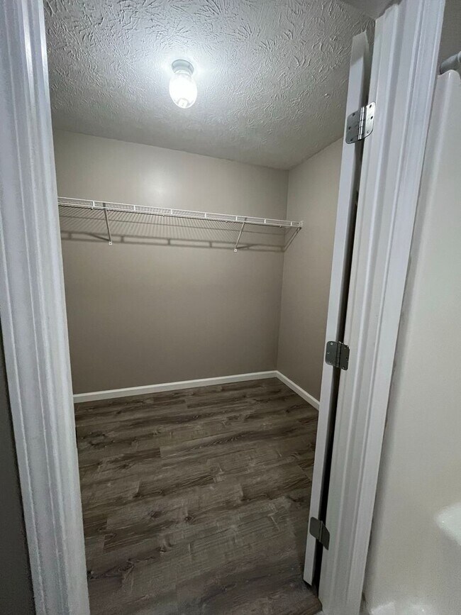 Building Photo - 2-bedroom, 2-bathroom home located in the ...