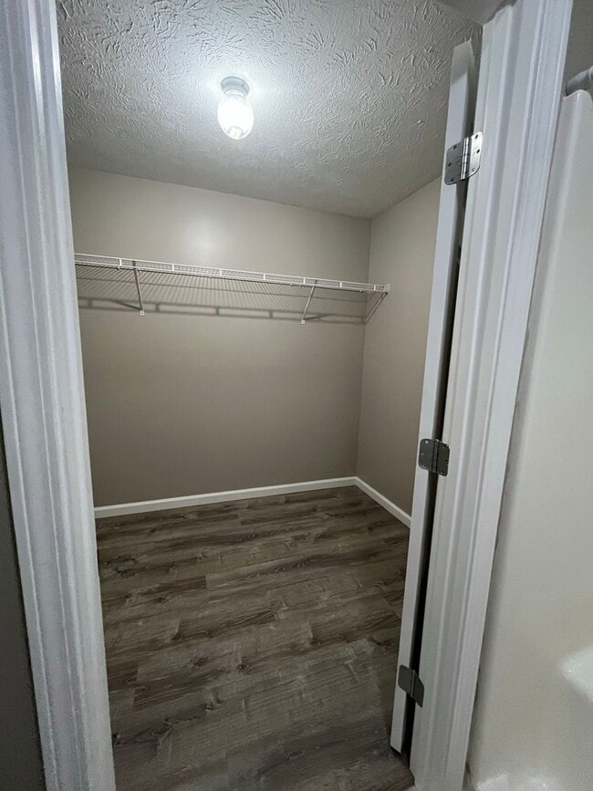 Building Photo - 2-bedroom, 2-bathroom home located in the beautiful Dandridge