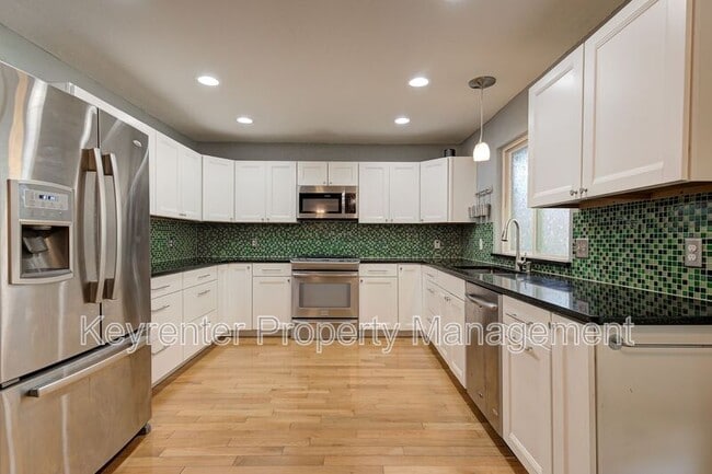 Building Photo - 3619 Chatham Ct