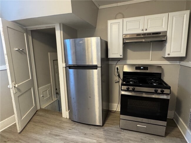 Building Photo - 342 Champlain St