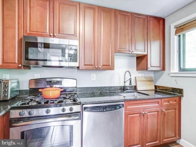 Building Photo - 2725 39th St NW