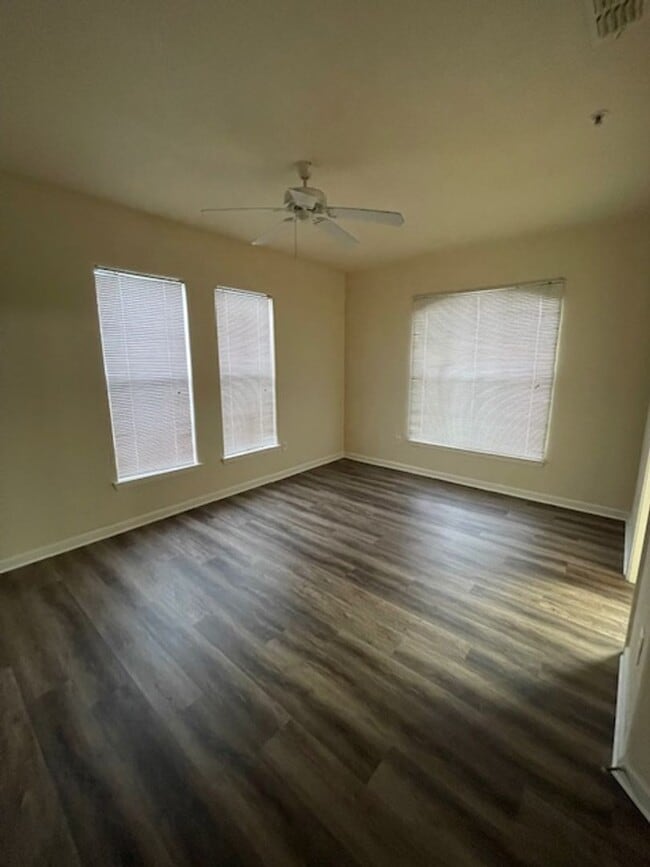 Building Photo - Gardens of Bridgehampton