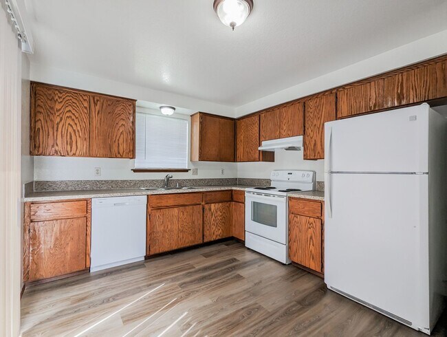 Building Photo - m771