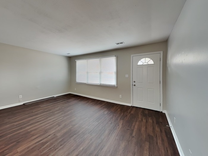 Building Photo - 4418 Windsor Rd