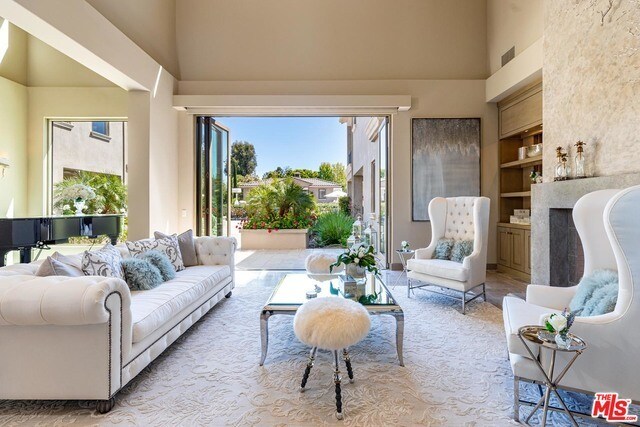 Building Photo - 1209 Via Aracena