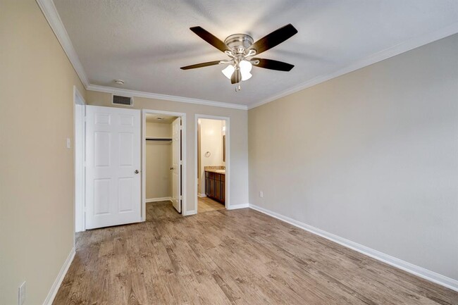 Building Photo - 1222 Heights Blvd