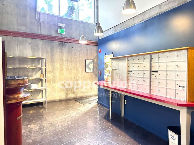 Building Photo - 1050 Cherokee St