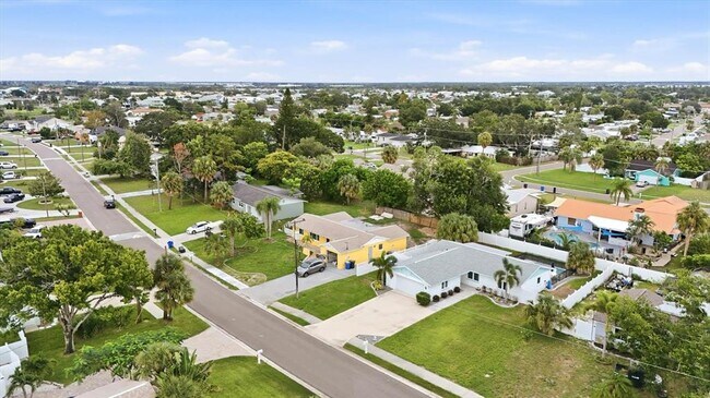 Building Photo - 6309 Flamingo Dr