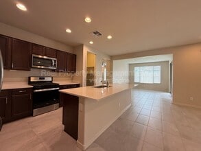 Building Photo - 5811 N 88th Ln