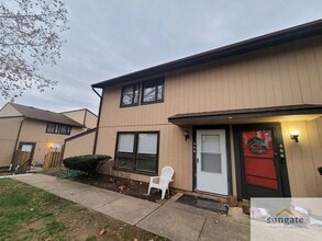 Building Photo - 488 West Ct